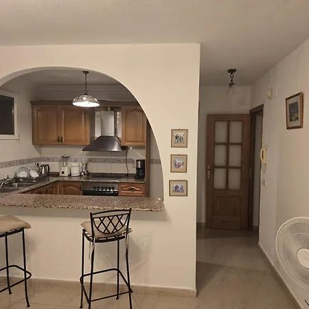 Vendégház The Garden Ra Floor Private Rooms, Pool, Garden Access